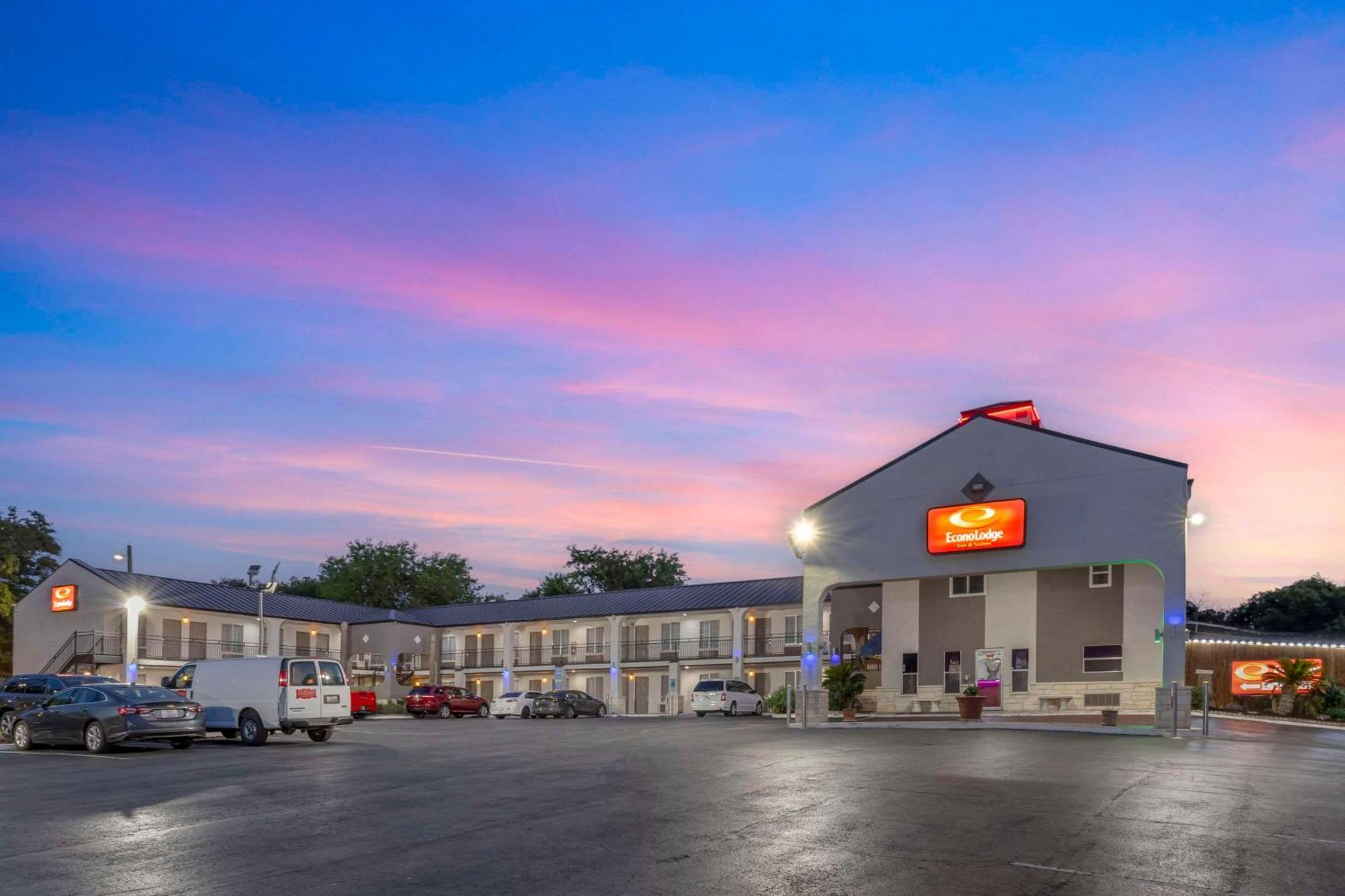 Econo Lodge Inn & Suites Near Lackland Afb Сан-Антонио Экстерьер фото
