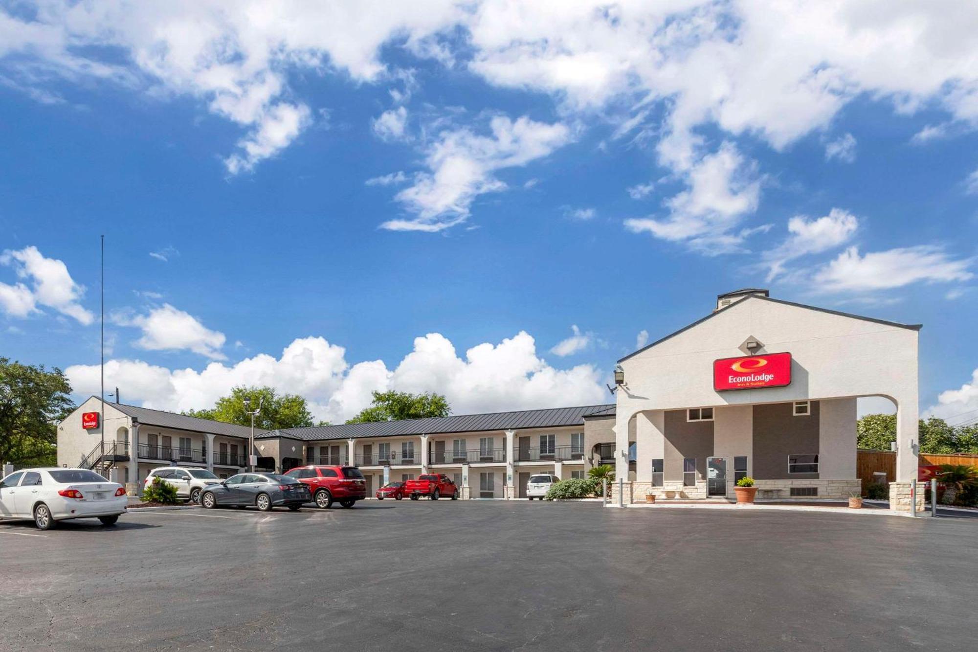 Econo Lodge Inn & Suites Near Lackland Afb Сан-Антонио Экстерьер фото