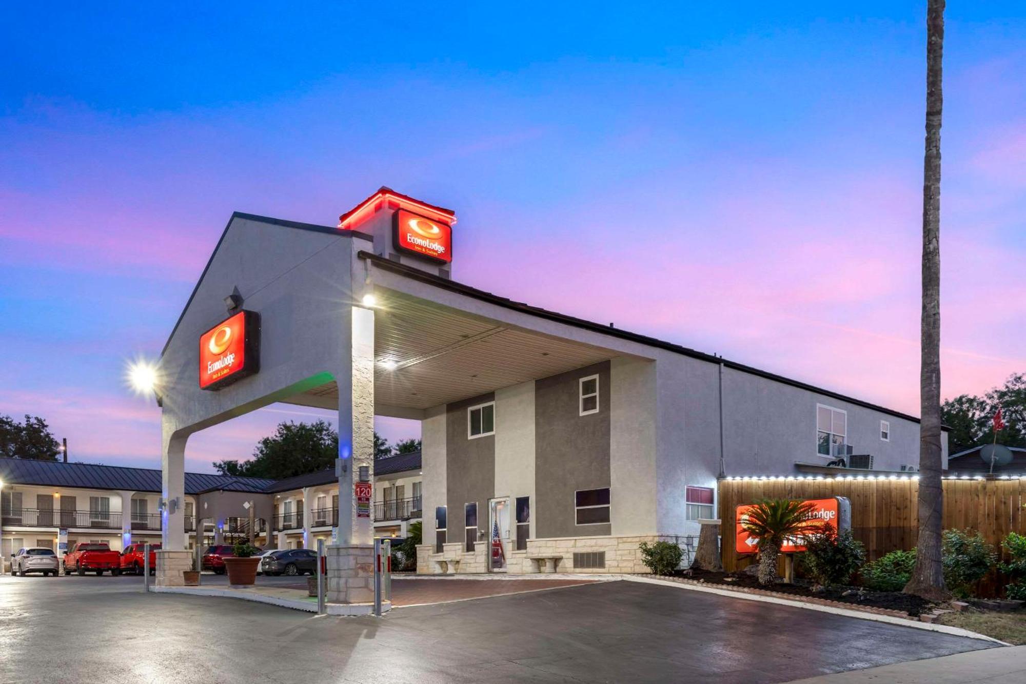 Econo Lodge Inn & Suites Near Lackland Afb Сан-Антонио Экстерьер фото