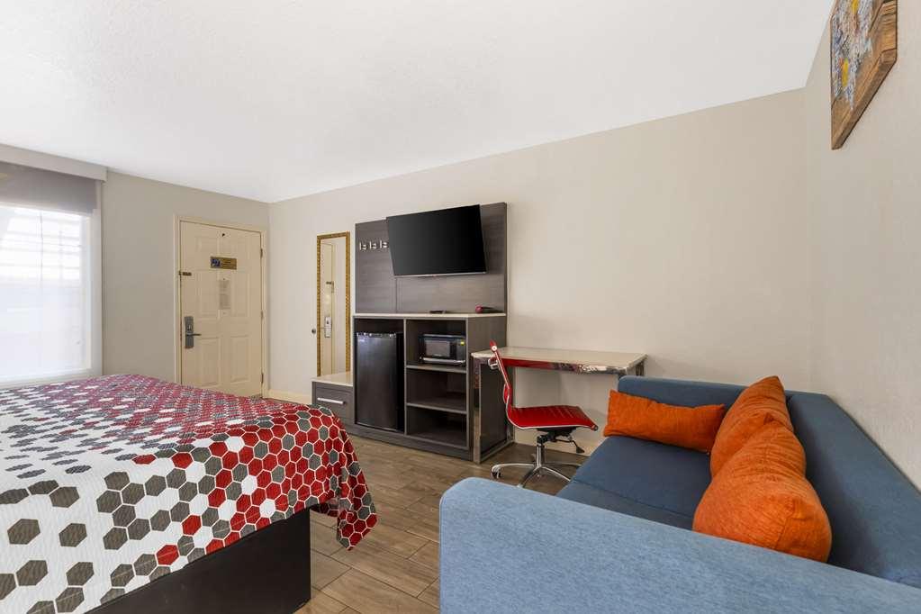 Econo Lodge Inn & Suites Near Lackland Afb Сан-Антонио Номер фото