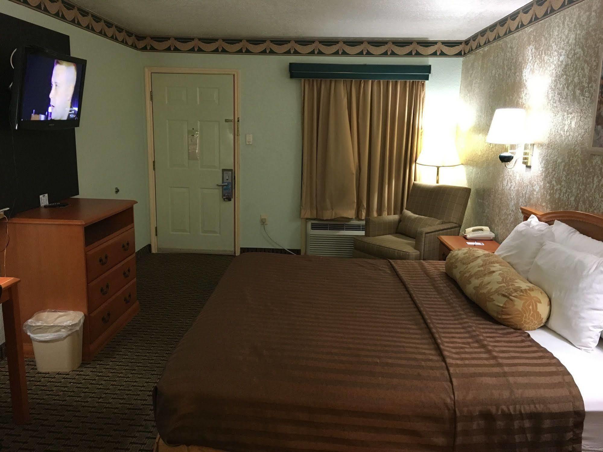 Econo Lodge Inn & Suites Near Lackland Afb Сан-Антонио Экстерьер фото